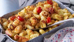 Gnocchi-Auflauf mit Käsesahne Rezept - Foto: LECKER @ Bauer Media Group Gnocchi-Auflauf mit Käsesahne Rezept - Foto: LECKER @ Bauer Media Group
