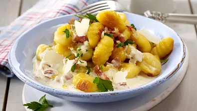 Gnocchi Carbonara Rezept - Foto: LECKER @ Bauer Media Group