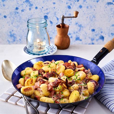 Gnocchi-Fleischwurst-Pfanne (Aus vier mach eins) Rezept Gnocchi-Fleischwurst-Pfanne (Aus vier mach eins) Rezept