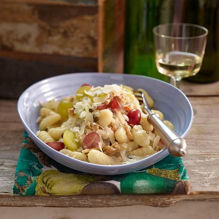 Gnocchi in Gorgonzola-Pfeffersoße mit Weintrauben Rezept Gnocchi in Gorgonzola-Pfeffersoße mit Weintrauben Rezept