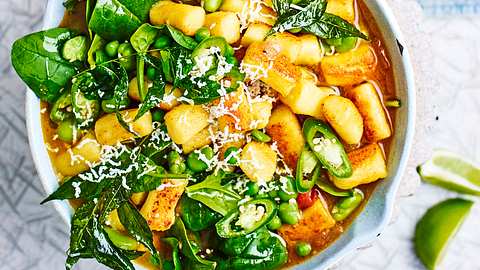 Gnocchi Masala mit grünem Vitamin-Durcheinander Rezept - Foto: Are Media Syndication 