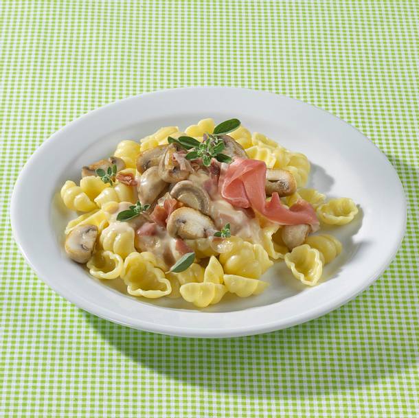 Gnocchi mit Champignon-Parmaschinkensoße Rezept