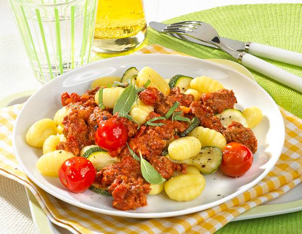 Gnocchi mit Hacksoße Rezept Gnocchi mit Hacksoße Rezept