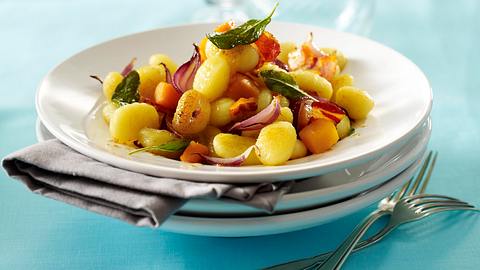 Gnocchi mit Kürbis und Speck in Salbeibutter Rezept - Foto: House of Food / Bauer Food Experts KG