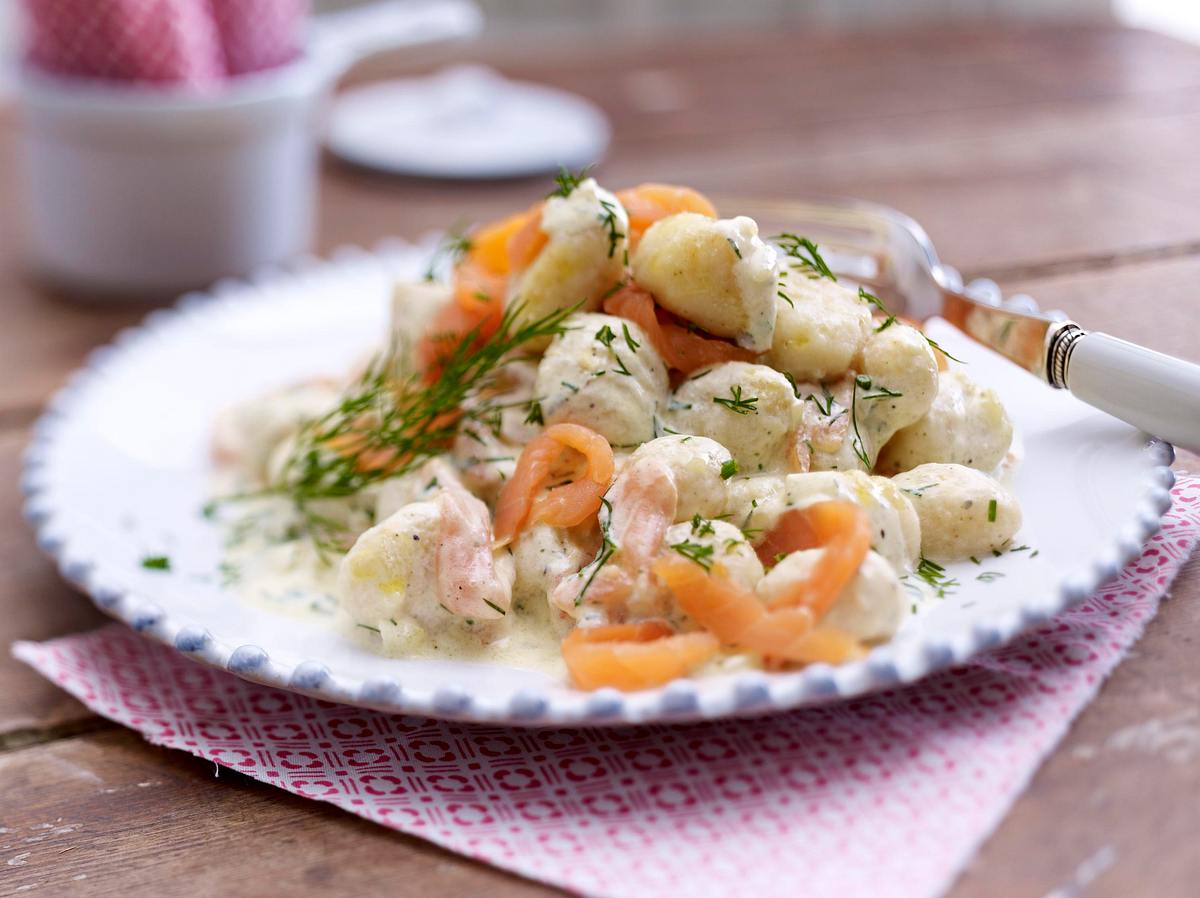 Gnocchi mit Räucherlachs-Dill-Soße Rezept