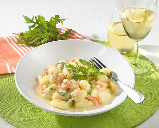 Gnocchi mit Rauke in Lachssoße Rezept Gnocchi mit Rauke in Lachssoße Rezept