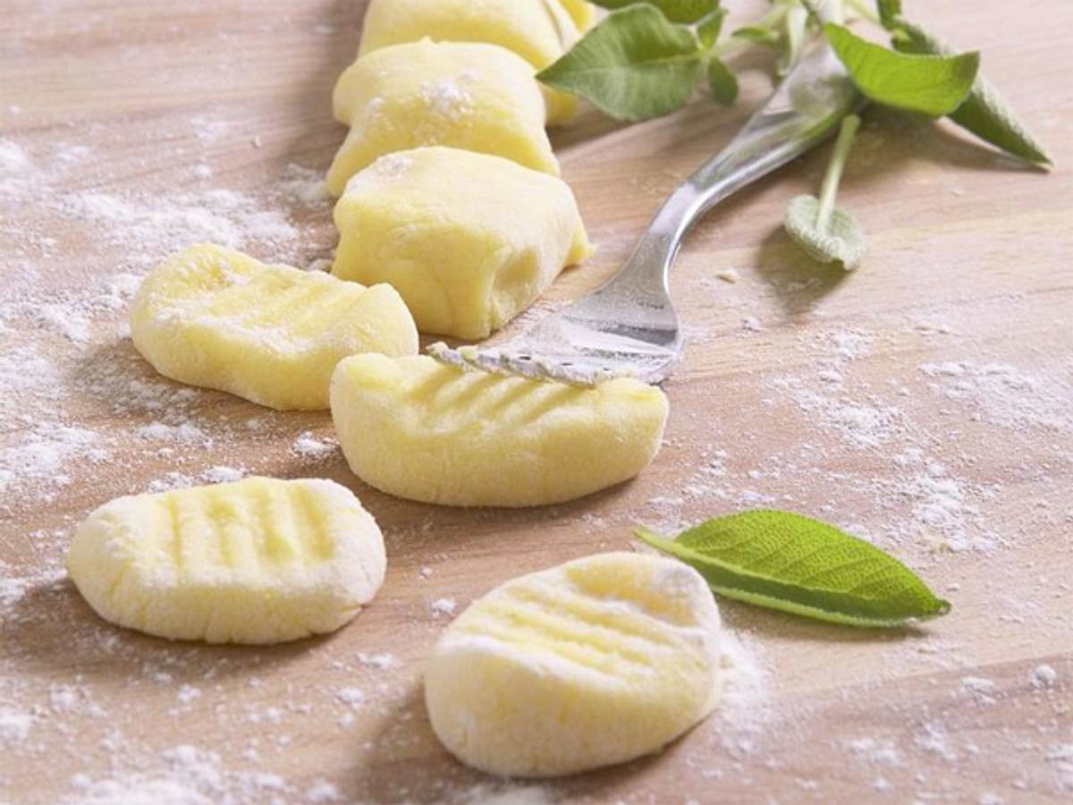 Gnocchi mit Salbeibutter - Zutaten für 4 Personen: