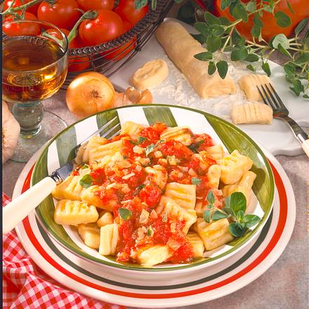 Gnocchi mit Tomatensugo Rezept Gnocchi mit Tomatensugo Rezept