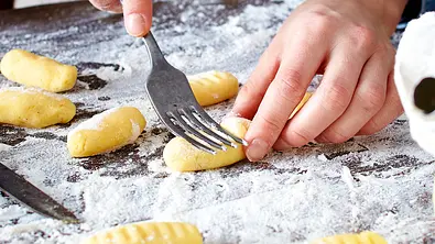 Gnocchi selber machen Rezept - Foto: LECKER @ Bauer Media Group