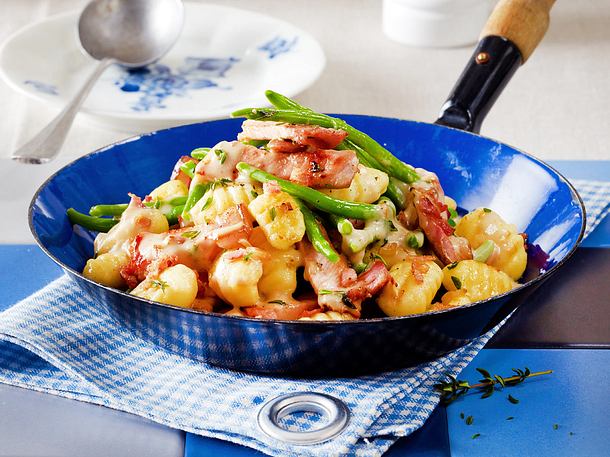 Gnocchipfanne mit Kasseler und grünen Bohnen Rezept Gnocchipfanne mit Kasseler und grünen Bohnen Rezept