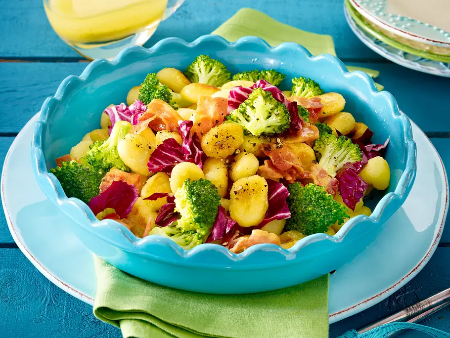 Gnocchisalat mit Speck und Brokkoli Rezept Gnocchisalat mit Speck und Brokkoli Rezept