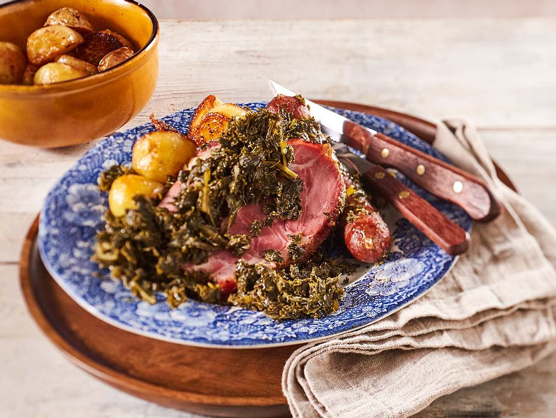 Good old Grünkohl mit Kasseler und Mettenden Rezept | LECKER