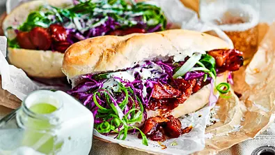 „Good to go“- Pulled-Pork-Baguettes Rezept - Foto: LECKER @ Bauer Media Group