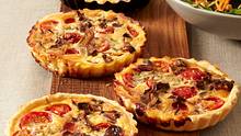 Gorgonzola-Tarteletts mit Pilzen und Tomaten Rezept - Foto: House of Food / Bauer Food Experts KG