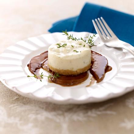 Gorgonzola-Törtchen mit Balsamico-Birnen Rezept Gorgonzola-Törtchen mit Balsamico-Birnen Rezept