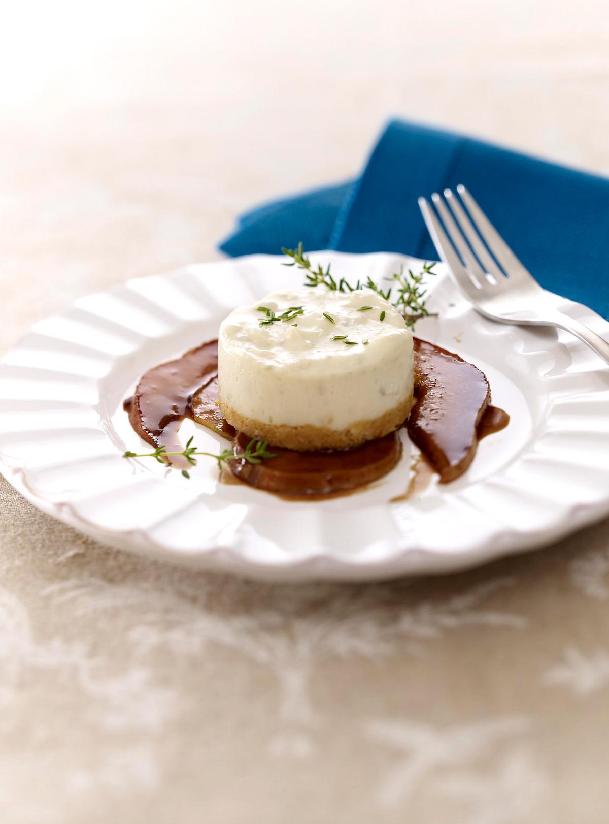 Gorgonzola-Törtchen mit Balsamico-Birnen Rezept