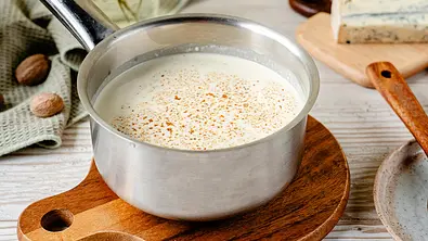 Gorgonzolasauce Rezept - Foto: ShowHeroes für LECKER @ Bauer Media Group Gorgonzolasauce Rezept - Foto: ShowHeroes für LECKER @ Bauer Media Group