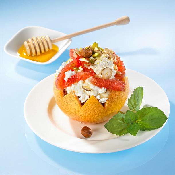 Grapefruit mit Honig-Nuss-Frischkäse Rezept Grapefruit mit Honig-Nuss-Frischkäse Rezept