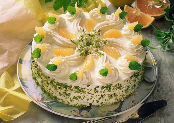 Grapefruit-Sahne-Torte mit Pistazien Rezept Grapefruit-Sahne-Torte mit Pistazien Rezept