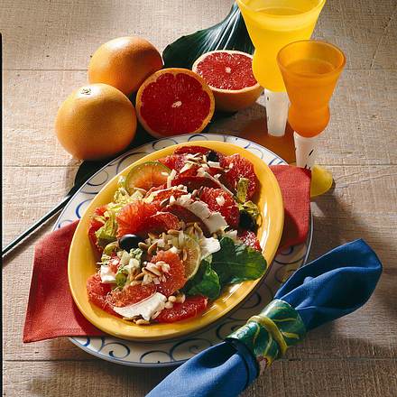 Grapefruit-Salat mit Käse & Salami Rezept