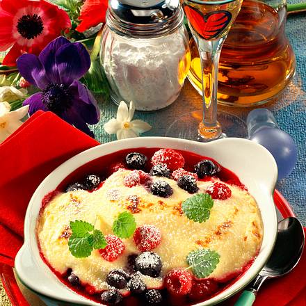 Gratinierte Beeren mit Griesschaum Rezept