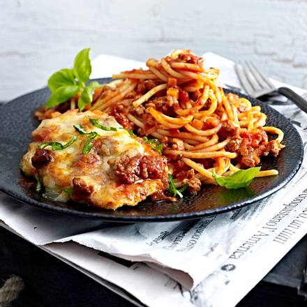 Gratinierte Bolognese-Putenschnitzel Rezept Gratinierte Bolognese-Putenschnitzel Rezept