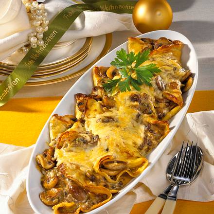 Gratinierte Crêpes mit Steinpilz-Sahne Rezept Gratinierte Crêpes mit Steinpilz-Sahne Rezept