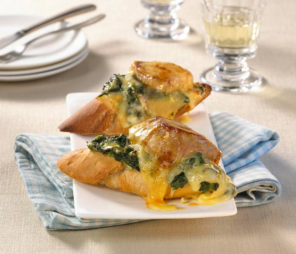 Gratinierte Filet-Baguettes mit Spinat Rezept Gratinierte Filet-Baguettes mit Spinat Rezept