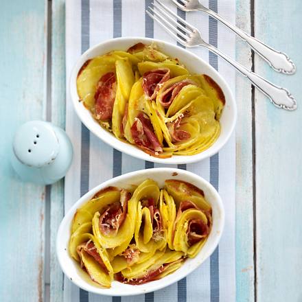 Gratinierte Kartoffeln mit Pancetta und Greyerzer-Käse Rezept Gratinierte Kartoffeln mit Pancetta und Greyerzer-Käse Rezept