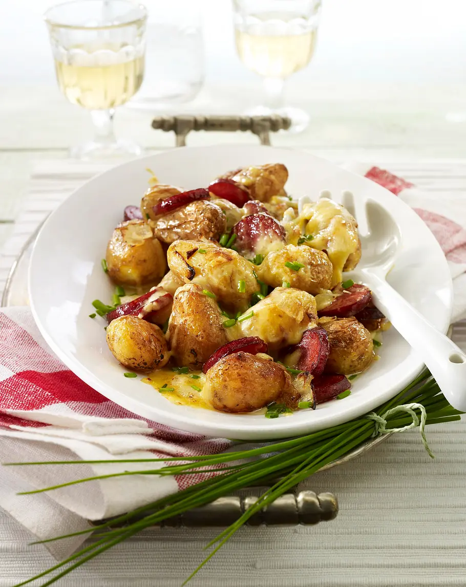 Gratinierte Käsekartoffeln mit Cabanossi Rezept Gratinierte Käsekartoffeln mit Cabanossi Rezept