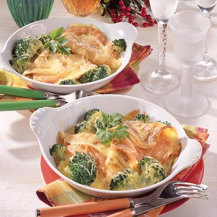 Gratinierte Lachs-Crêpes Rezept Gratinierte Lachs-Crêpes Rezept