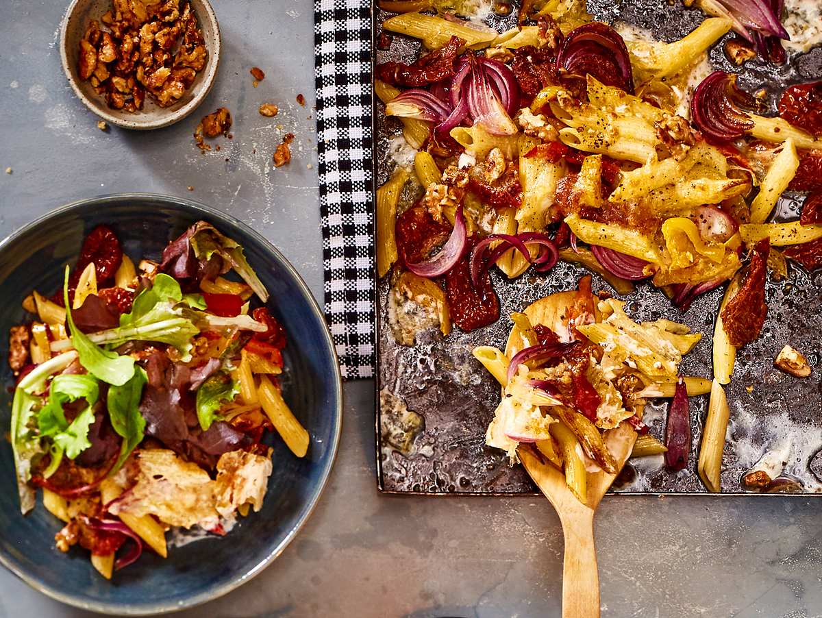 Gratinierte Paprika-Pasta mit mega Honig-Nüssen Rezept