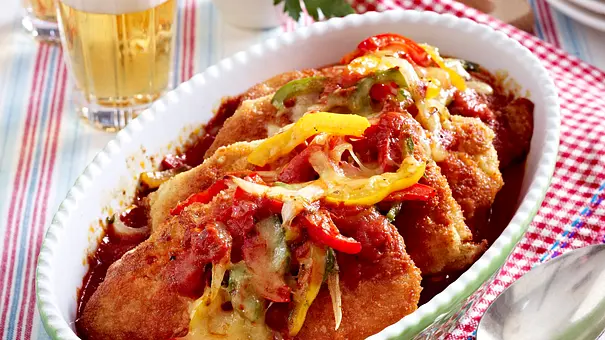 Gratinierte Paprikaschnitzel Rezept - Foto: LECKER @ Bauer Media Group