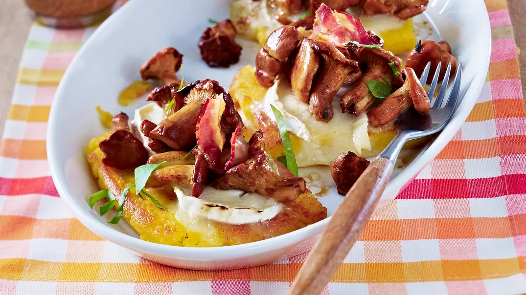 Gratinierte Polenta-Ziegenkäse-Schnitten Rezept - Foto: LECKER @ Bauer Media Group