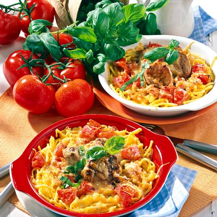 Gratinierte Spätzlepfanne mit Schweinefilets Rezept Gratinierte Spätzlepfanne mit Schweinefilets Rezept