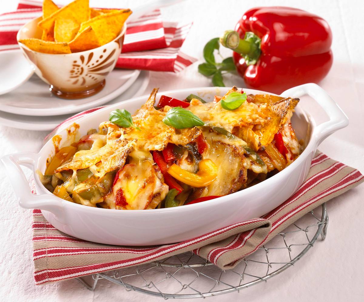 Gratinierte Taco-Schnitzel mit Paprika-Tomatensoße Rezept