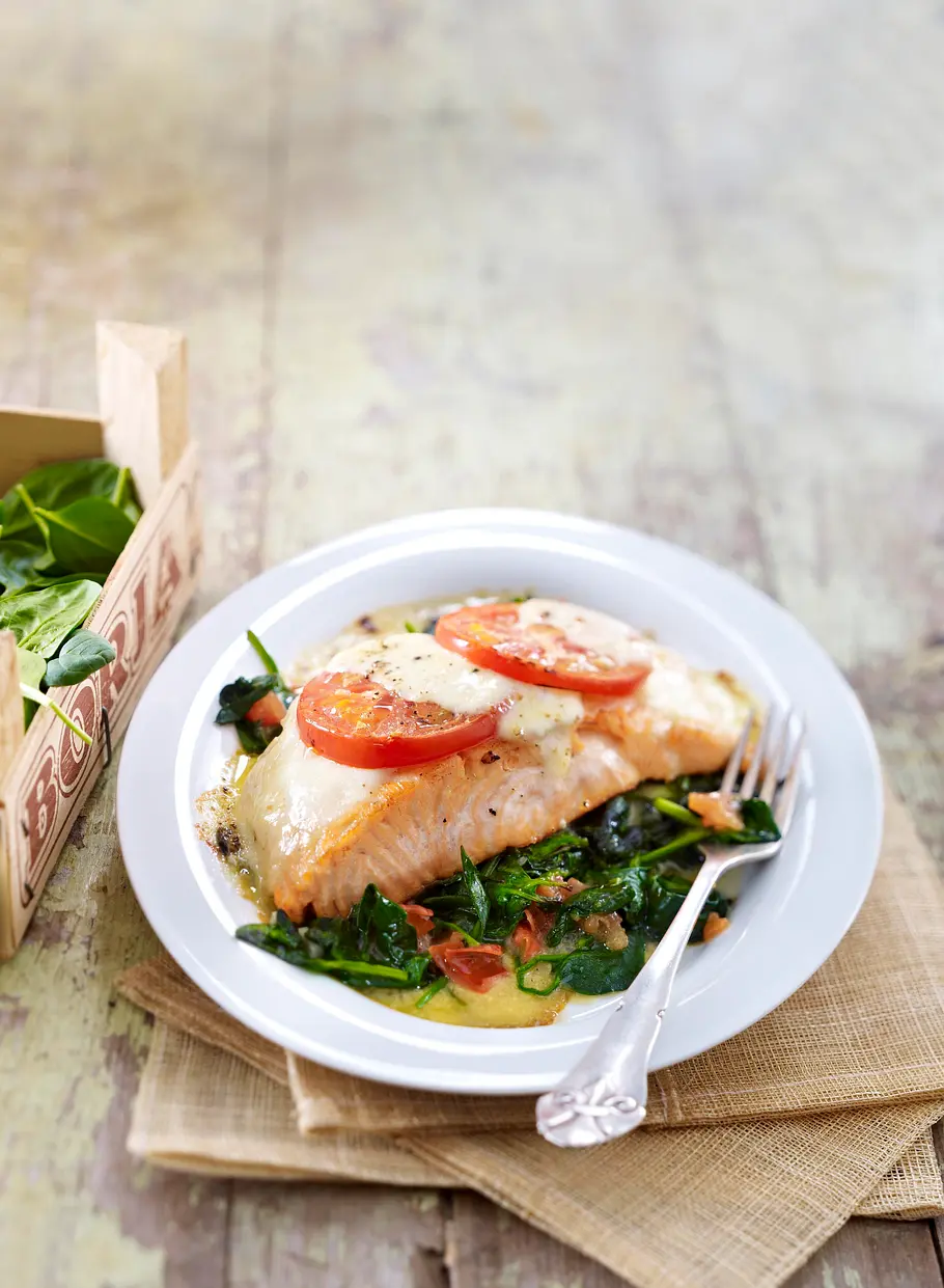 Gratinierter Lachs auf Tomatenspinat Rezept Gratinierter Lachs auf Tomatenspinat Rezept