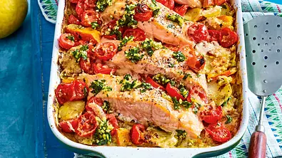 Gratinierter Ofenlachs mit Kräutersahne Rezept - Foto: LECKER @ Bauer Media Group