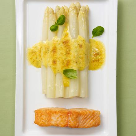 Gratinierter Spargel mit Lachs Rezept Gratinierter Spargel mit Lachs Rezept