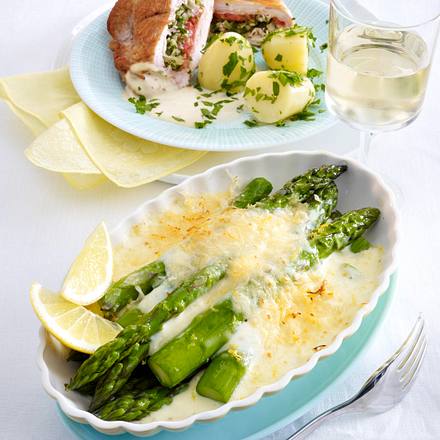 Gratinierter Spargel und gefülltes Putenschnitzel Rezept