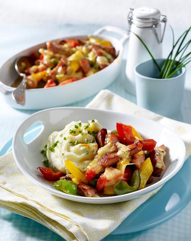 Gratiniertes Kasseler-Paprika-Geschnetzeltes zu Kartoffelpüree Rezept ...