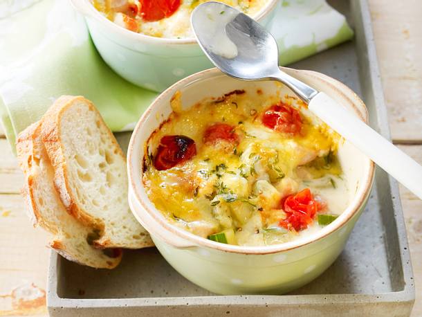 Gratiniertes Schmorgurken-Hähnchen-Ragout mit Tomaten Rezept Gratiniertes Schmorgurken-Hähnchen-Ragout mit Tomaten Rezept