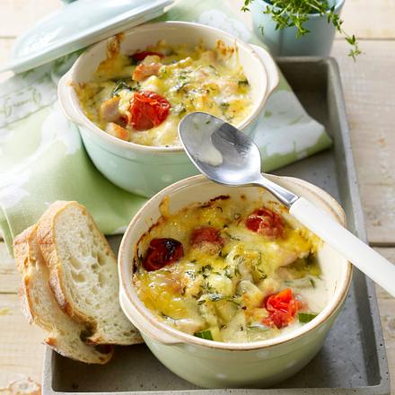 Gratiniertes Schmorgurken-Hähnchen-Ragout mit Tomaten Rezept Gratiniertes Schmorgurken-Hähnchen-Ragout mit Tomaten Rezept