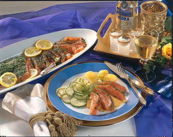 Graved Lachs mit Honig-Senf-Sauce Rezept Graved Lachs mit Honig-Senf-Sauce Rezept