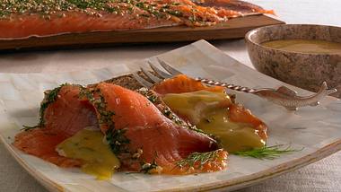 Graved Lachs mit Honig-Senf-Soße Rezept - Foto: House of Food / Bauer Food Experts KG