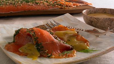 Graved Lachs mit Honig-Senf-Soße Rezept - Foto: LECKER @ Bauer Media Group
