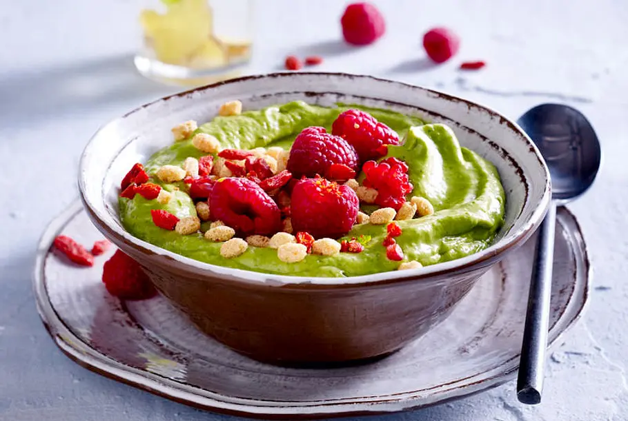 Green-Bowl mit Avocado Rezept Green-Bowl mit Avocado Rezept