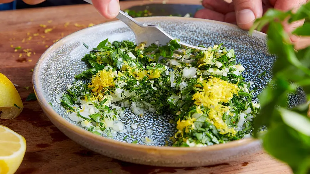 Gremolata selber machen - Foto: LECKER @ Bauer Media Group Gremolata selber machen - Foto: LECKER @ Bauer Media Group
