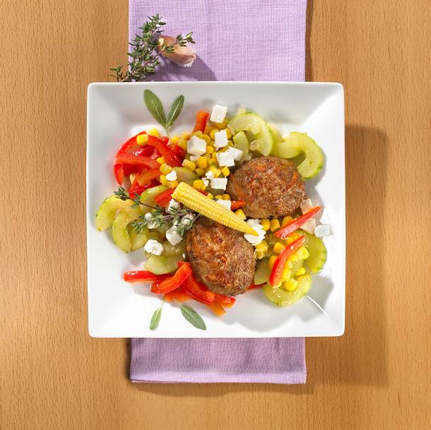 Griechische Hackfladen mit Mittelmeergemüse Rezept Griechische Hackfladen mit Mittelmeergemüse Rezept