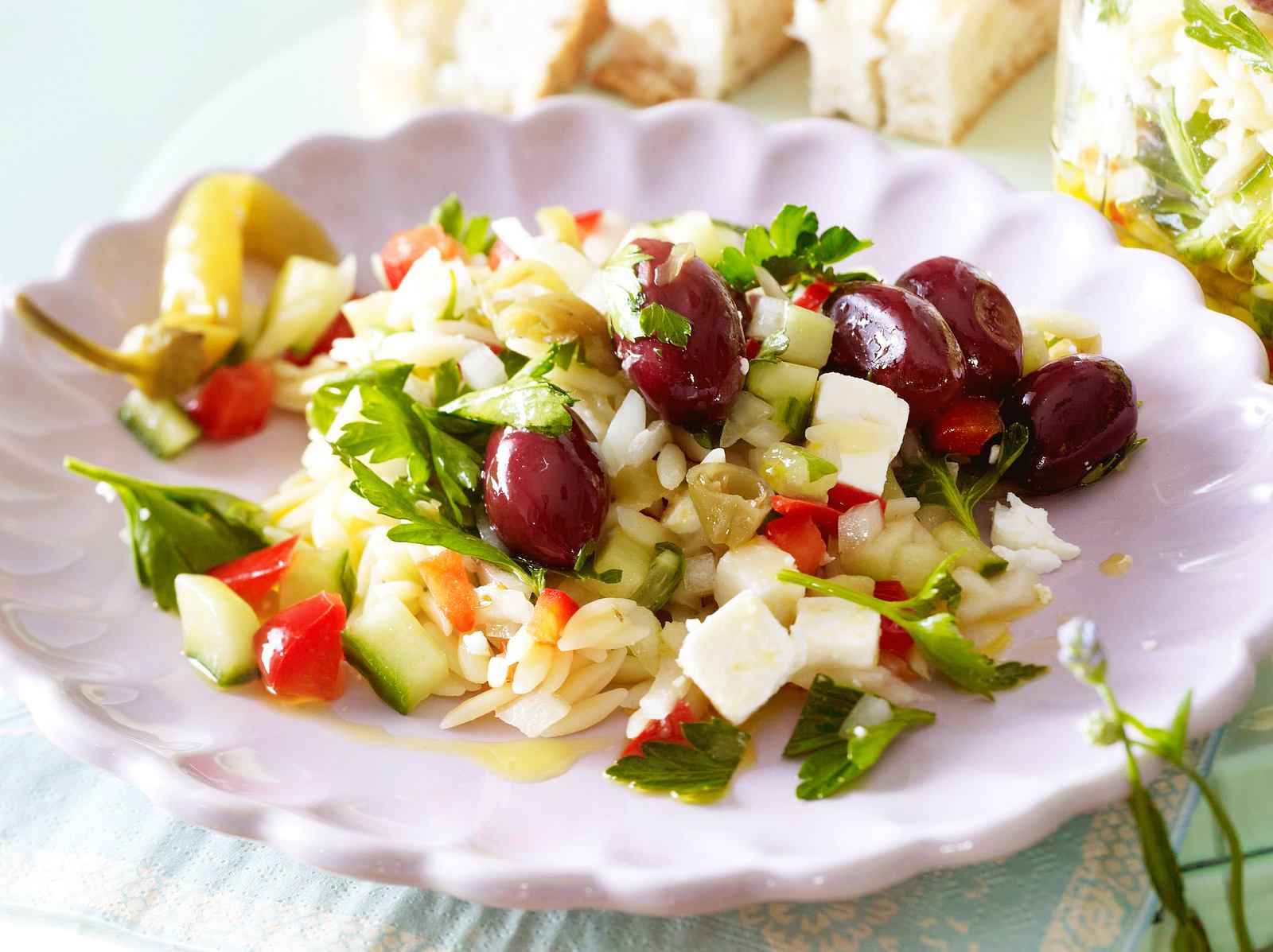 Griechischer Orzo-Salat Rezept | LECKER